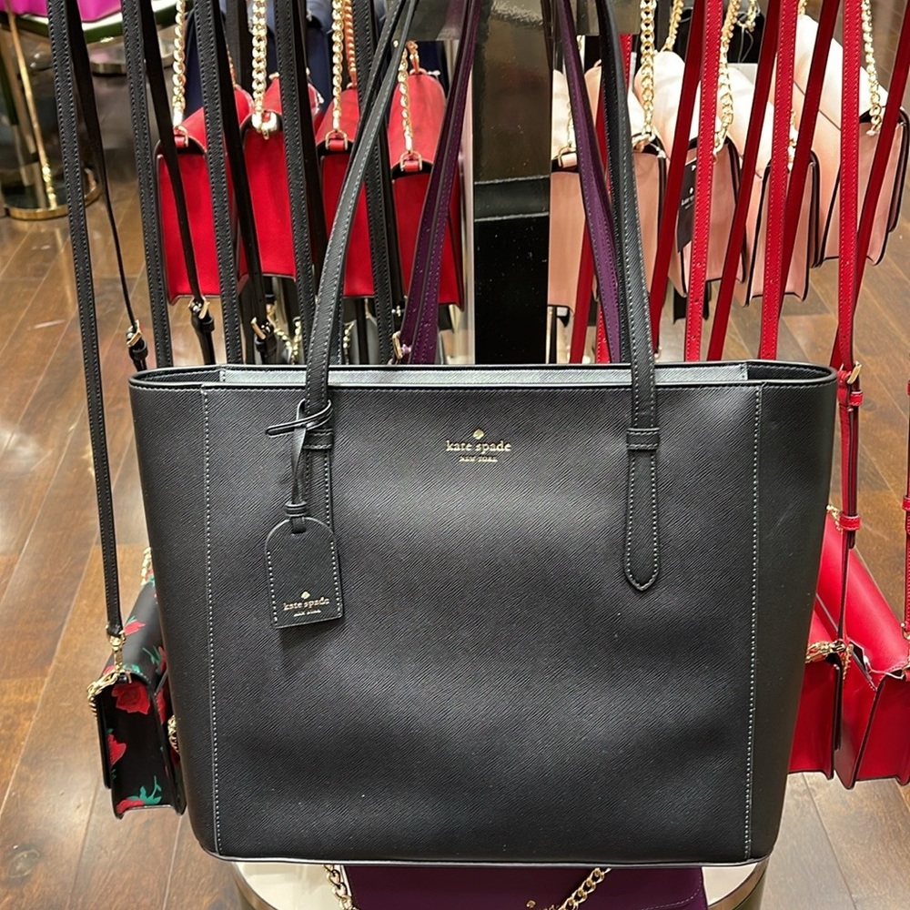 Kate Spade Schuyler Medium Tote
COLOR:
Black
NWT - Picture 7 of 16